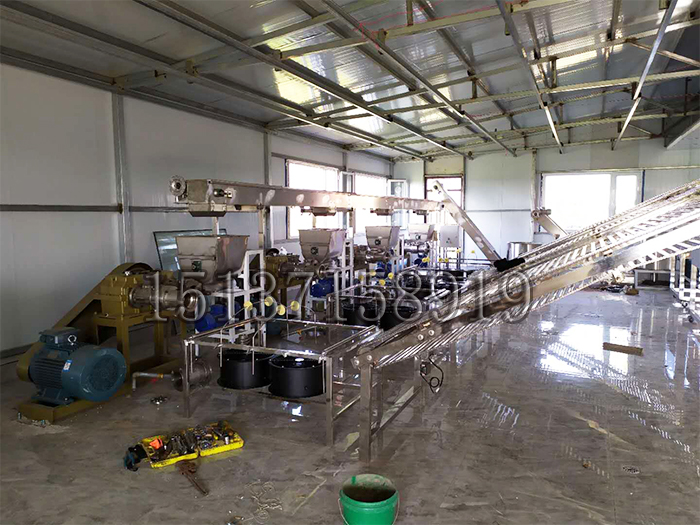 吉林梅河口全自動米線機安裝現場 吉林梅河口全自動米線機安裝現場